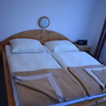 Franz Stelzhamerhof 3*
